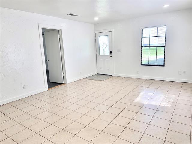 Building Photo - 1726 FM 2048