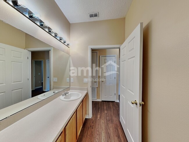 Building Photo - 1962 Kimlyn Cir