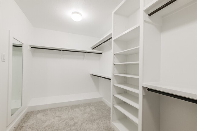 Building Photo - 307 Parker St