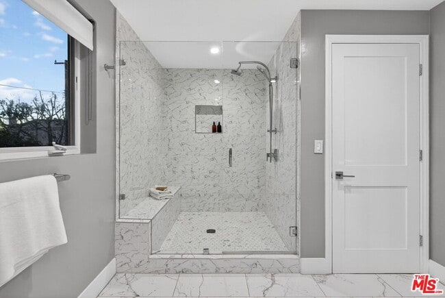 Building Photo - 9036 W 24th St