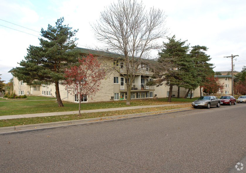 Primary Photo - Hudson Gardens Apartments