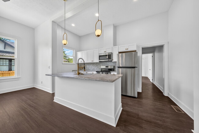 Building Photo - 2807 Beacon Ave