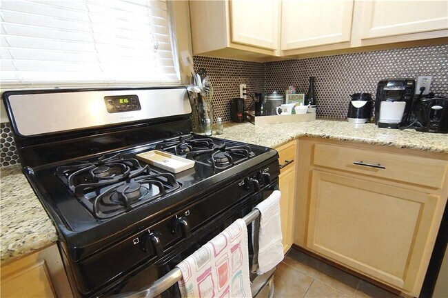 Building Photo - 3911 Willbert Rd