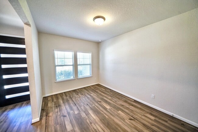 Building Photo - Beautiful Home Now Available in Orchard Pa...