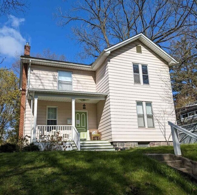 Building Photo - 509 Spring St