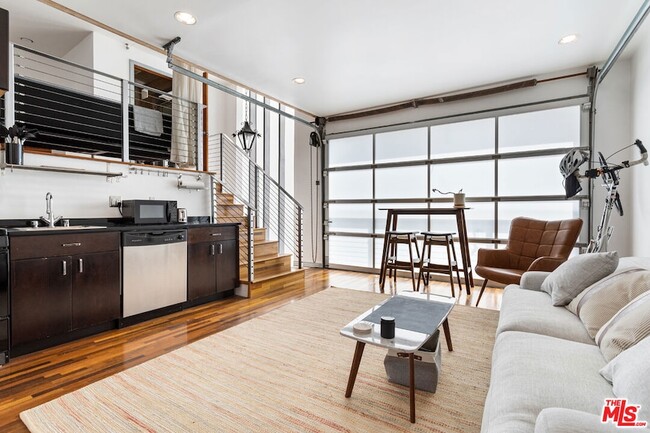 Building Photo - 24 Westminster Ave