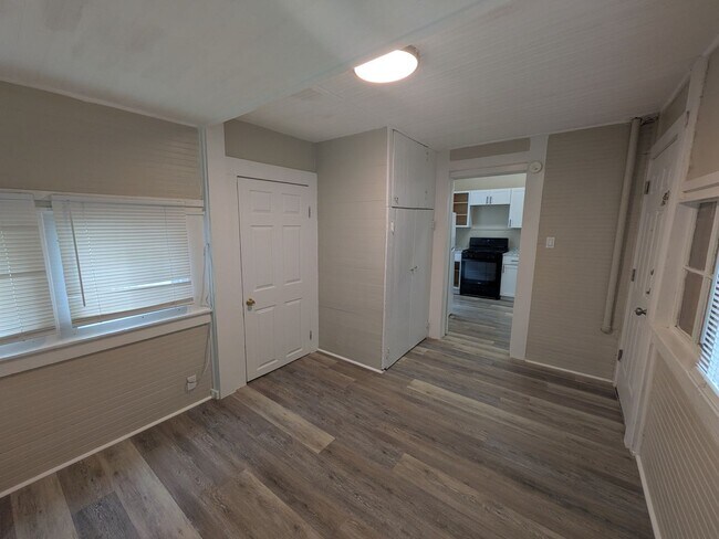 Building Photo - Government Hills 1 Bedroom close to The Pearl and Fort Sam Houston in the heart of San Antonio