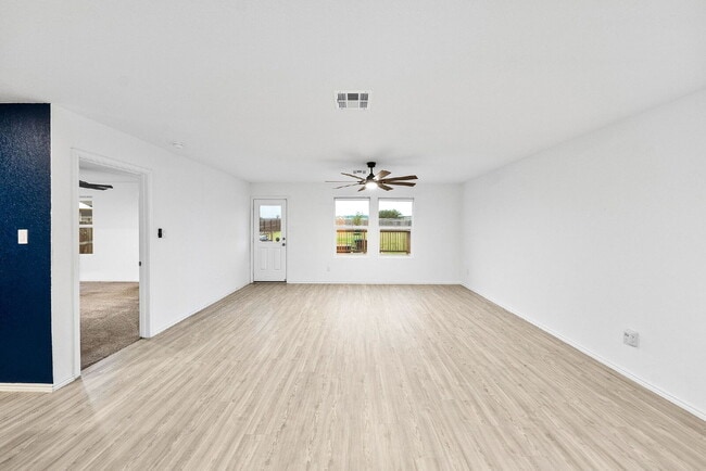 Building Photo - 2 WEEKS FREE RENT with any Lease Signed by June 2026!!!