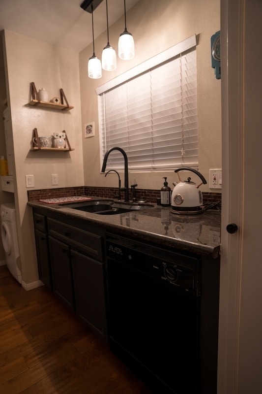 Building Photo - 6725 Mission Gorge Rd