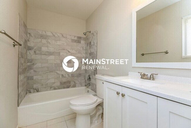 Building Photo - 4 Bedroom Pet-Friendly Home in Apache Junction, AZ with Main Street Renewal
