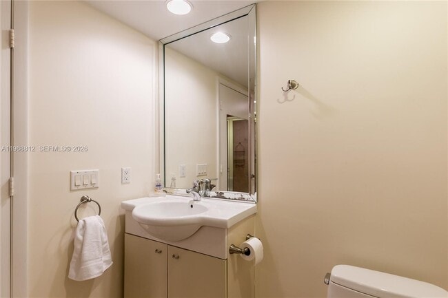 Building Photo - 1830 S Ocean Dr