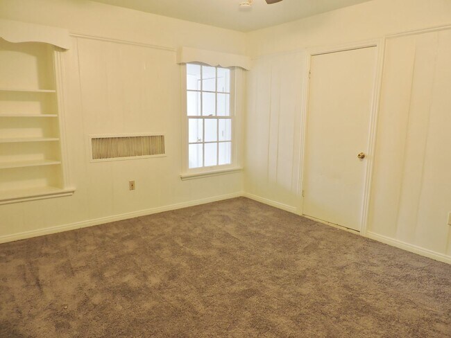 Building Photo - Westcliff - TCU area four bedroom home for...