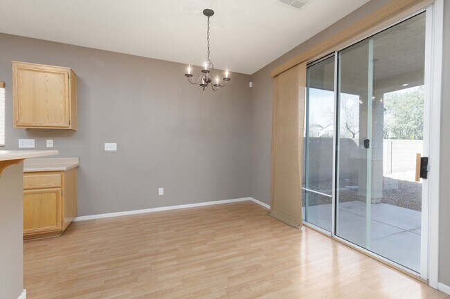 Building Photo - Great NLV single family 3 bedroom home.