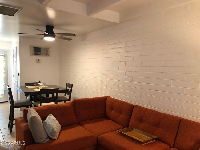 Building Photo - 2025 S Granada Dr