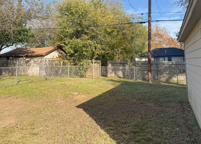 Building Photo - 2341 NW 37th St