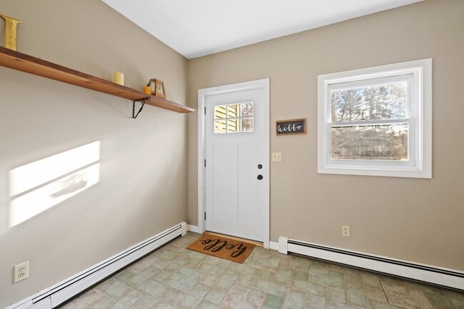 Building Photo - 31 Moulton Ave