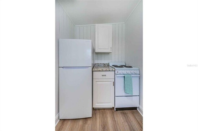 Building Photo - 1233 Sedeeva Cir S
