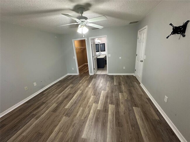 Building Photo - 104 Cherry Blossom Ln
