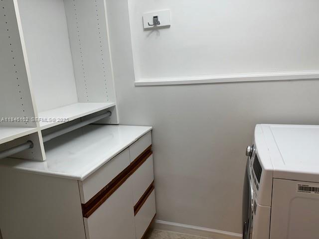 Building Photo - 9100 W Bay Harbor Dr