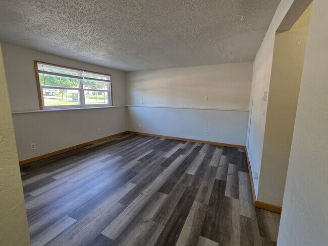 Building Photo - 2096 Imperial Ln