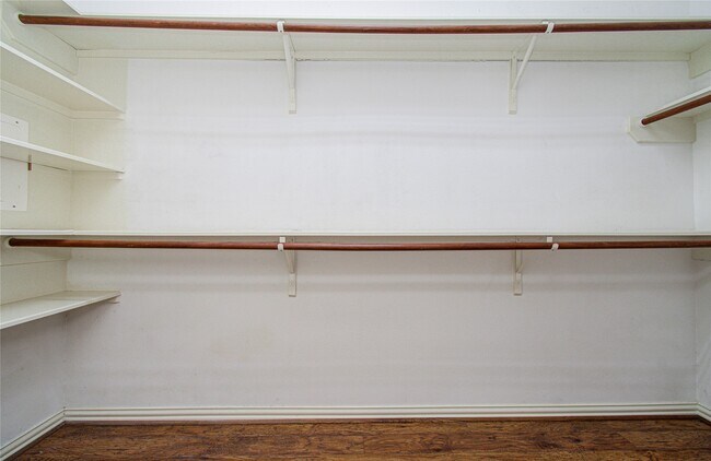 Building Photo - 18223 Heathridge Ln