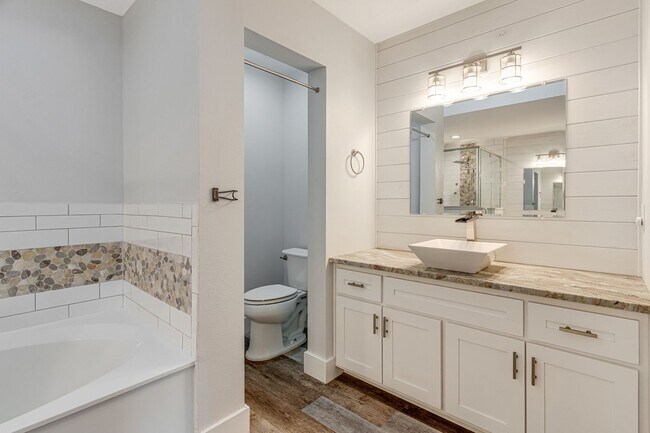 Building Photo - Beautifully Updated Home in Navarre!