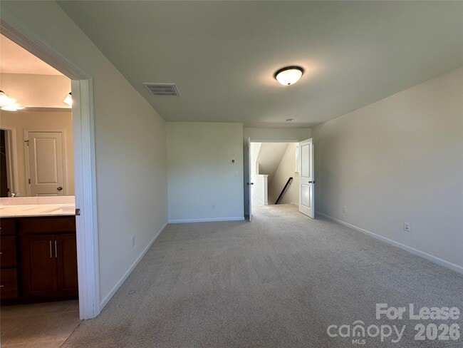 Building Photo - 6020 Hampstead Pond Ln