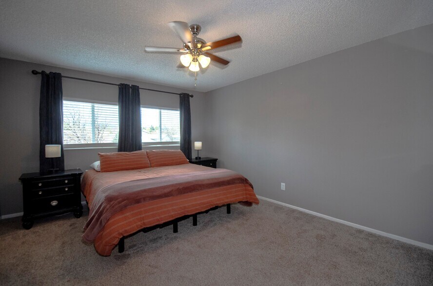 Building Photo - 6965 Sugar Creek Cir