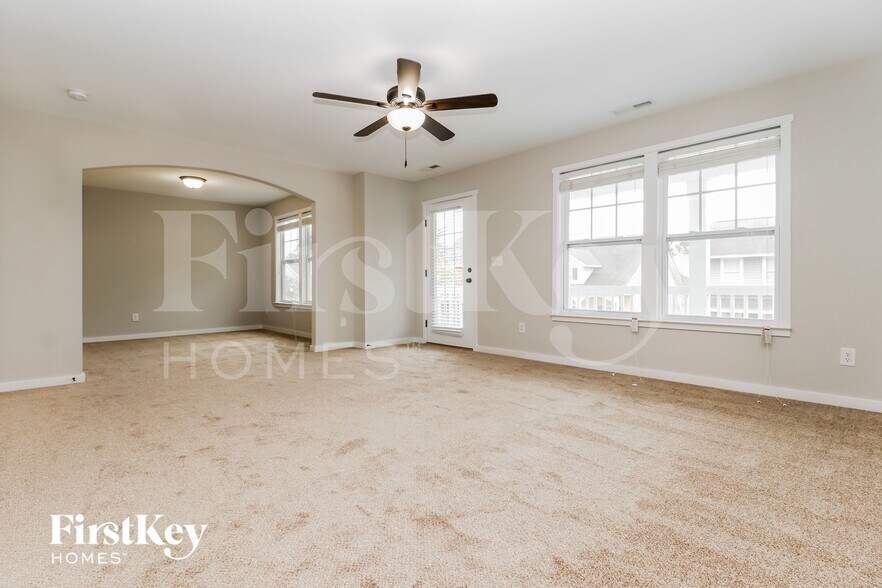 Building Photo - 308 Crossandra Ave