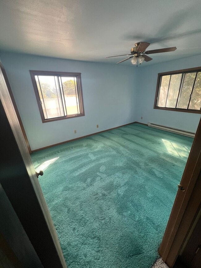 Building Photo - Spacious 2-Bed, 2-Bath Condo with Comfort ...