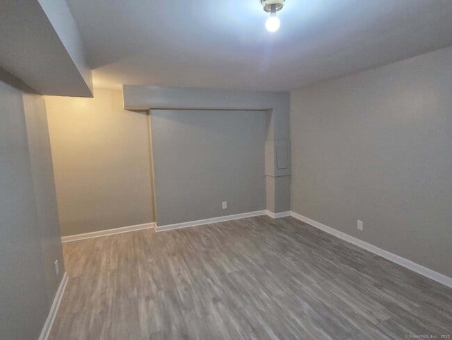 Building Photo - 335 Monticello Dr