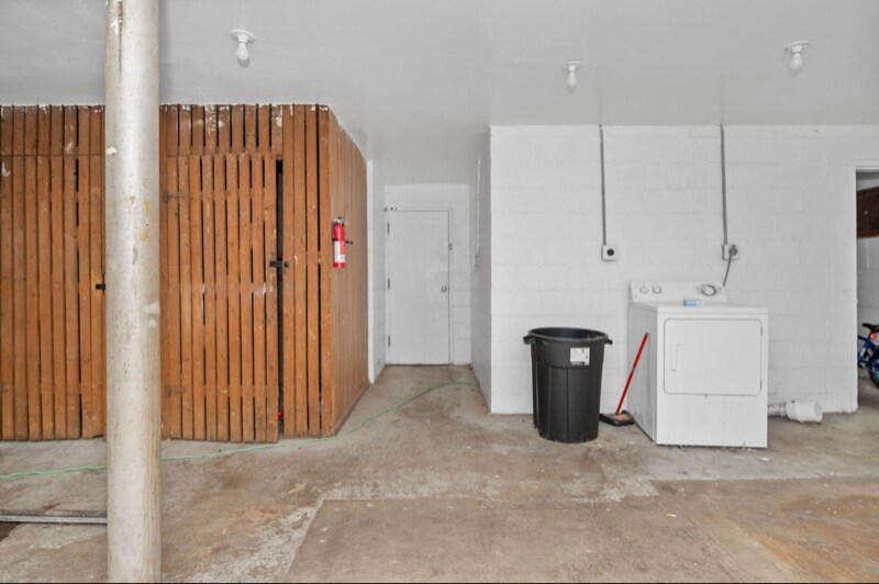Building Photo - 1806 Dale Rd