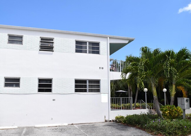Building Photo - 710 N K St