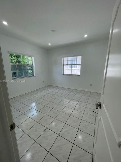 Building Photo - 502 Madeira Ave