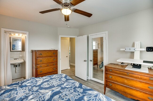 Building Photo - 200 N Essex Ave