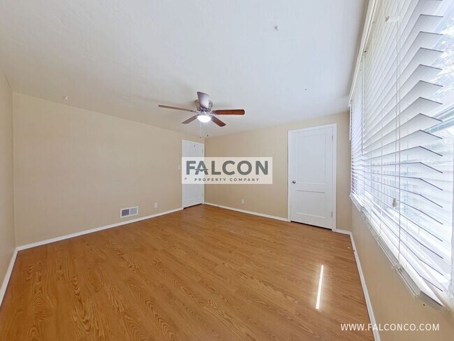 Building Photo - 2431 Paseo Rd