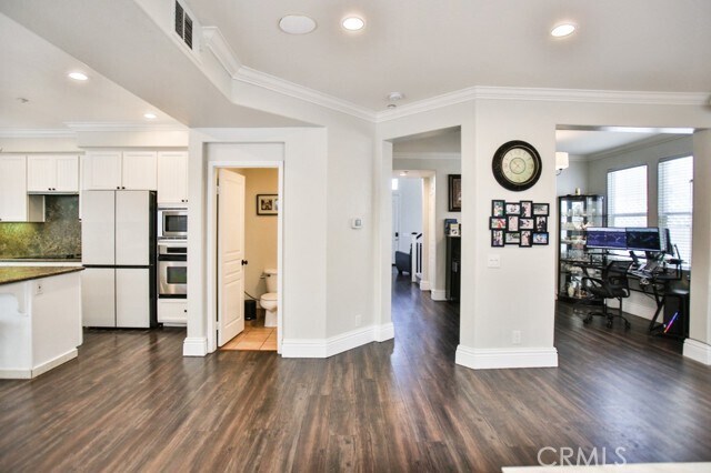 Building Photo - 5326 Charlotta Dr