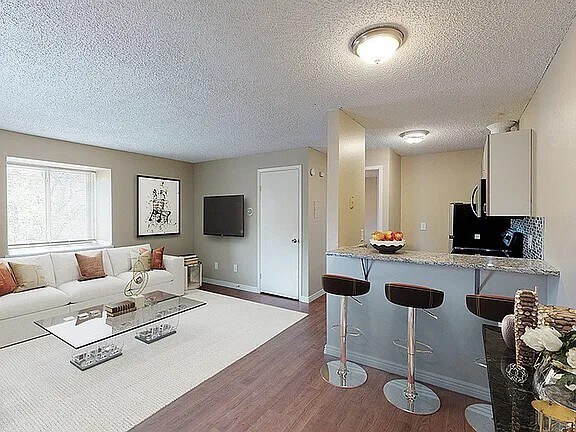 Building Photo - Apex 980