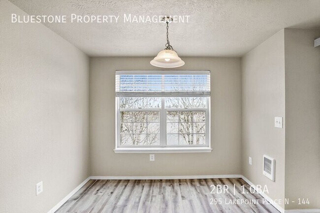 Building Photo - 295 Lakepoint Pl N