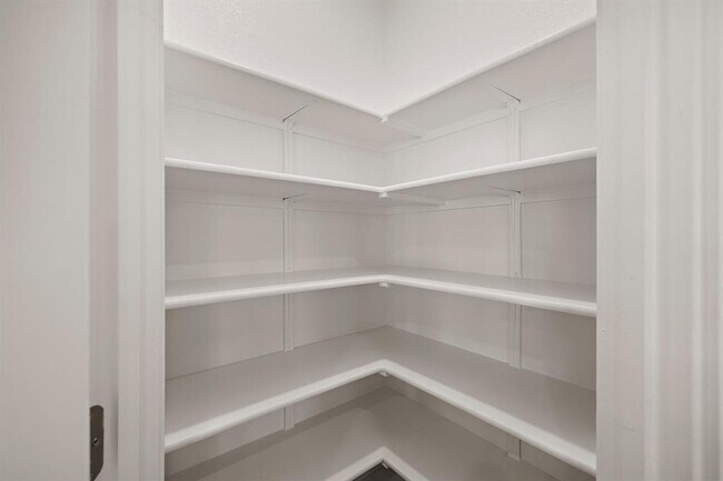 Building Photo - 2415 Ekvall Dr