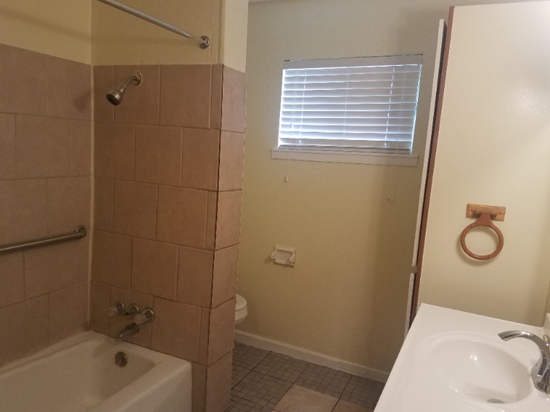 Building Photo - 3502 Campbell St