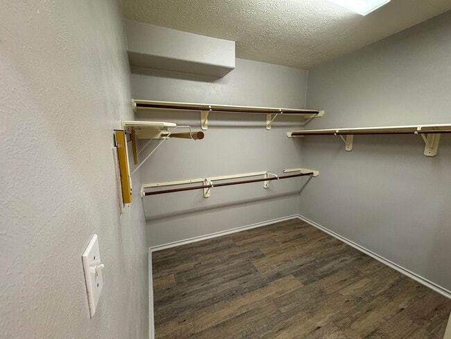 Building Photo - 15314 Carsen Bend Dr