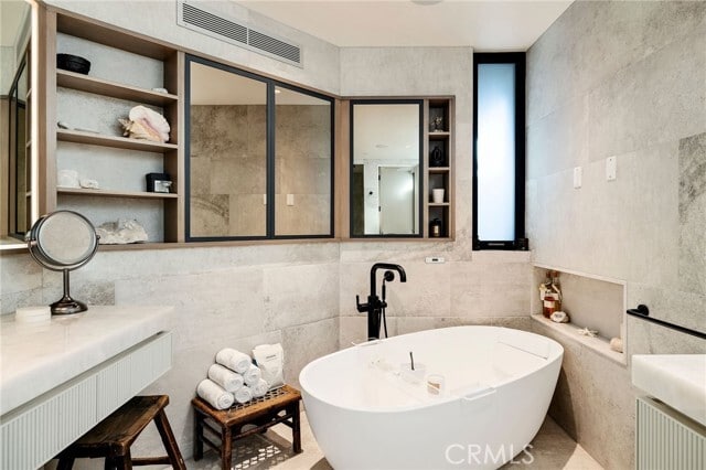 Building Photo - 121 25th St