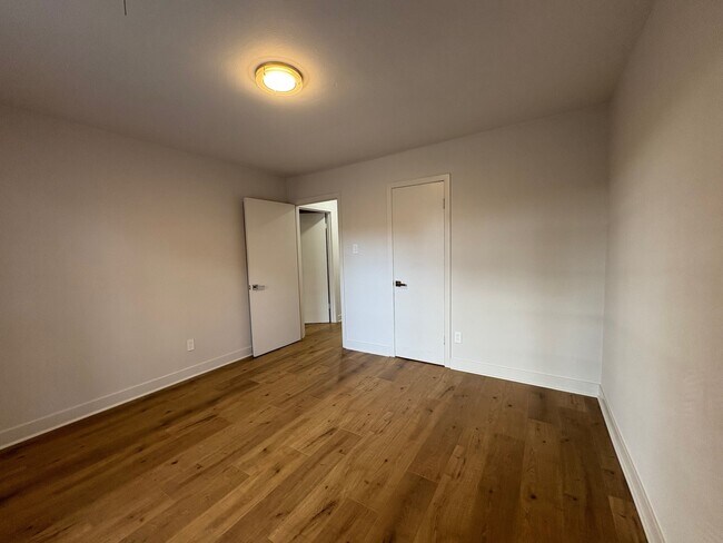 Building Photo - 5822 Yarwell Dr