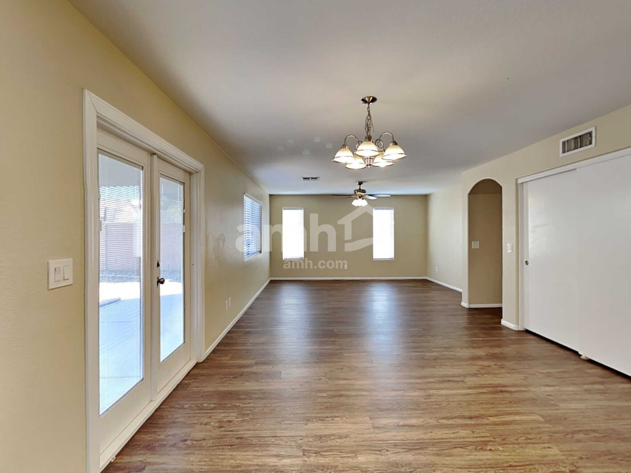 Building Photo - 16632 W Belleview St