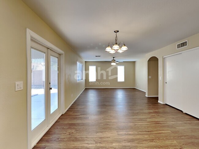 Building Photo - 16632 W Belleview St