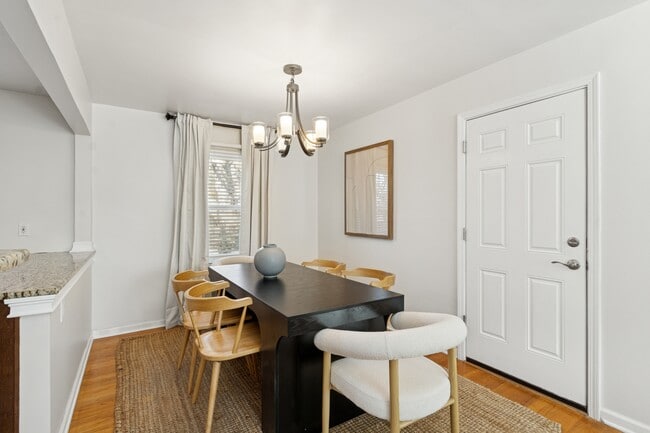 Building Photo - 10106 W 91st St