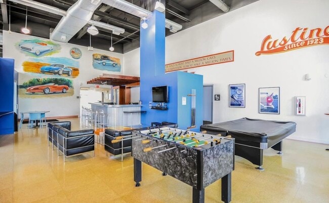 Building Photo - 5610 45th Ave