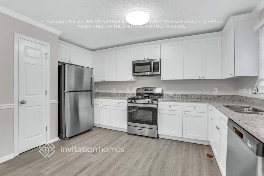 Building Photo - 1405 Silver Fox Run