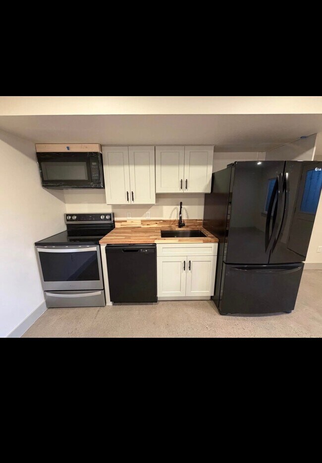 Building Photo - 417 S 50 W Cir